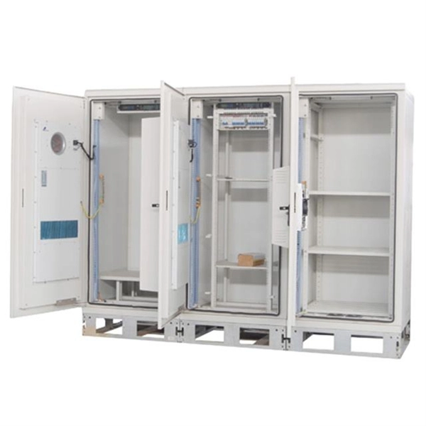 Photovoltaic power station four-inlet and one-outlet combiner box